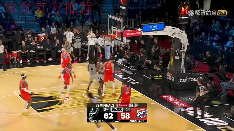 福克斯追身快攻 卡斯尔滞空拉杆打进 福克斯追身快攻 卡斯尔滞空拉杆打进